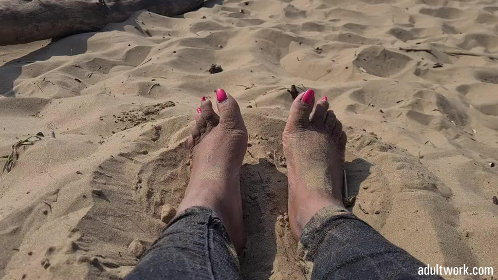 Sandxxx Video - my feet in the sand - XXX Porn videos on AdultWork.com