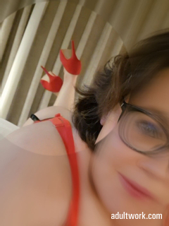Curvy Clara ;-p's profile image
